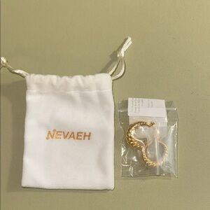 CROISSANT HOOP EARRINGS - GOLD
